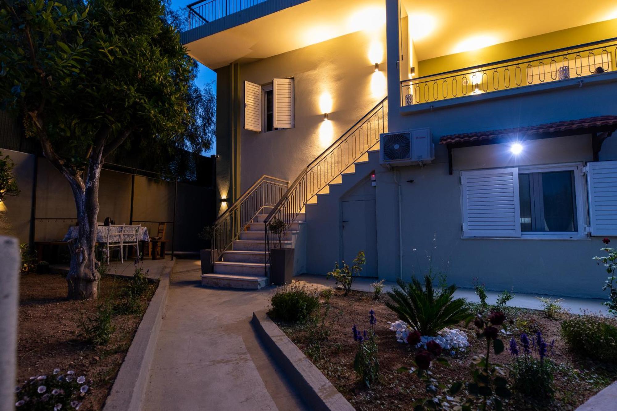 Demi'S Apartments Near Athen'S Airport Loútsa Exterior foto